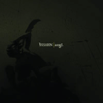 Ihsahnin "angL"-albumin kansikuva on musta ja hyvin koruton. Kuvassa hallitsevina elementteinä vaalealla värillä kirjoitettu artistin nimi vasemmalla ja sen oikealla puolen pystyviivan erottamana albumin nimi.