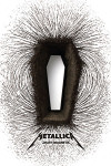 Metallican "Death Magnetic" -albumin kansikuva valkoista pohjaa vasten. Kuvassa näkyy ylhäältä alaspäin kuvattu piirroshahmona tuherrettu avoin hauta, jossa säteilee kuin sormenjälkenä tummanruskeita viivoja haudan laidalla.