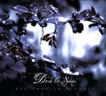 Dark The Suns -bändin albumin "All Ends in Silence" kansikuvassa näkyy kylmänoloinen valokuva kuolleista ja jäätyneistä kukista. Kuvan alaosassa kaunokirjoituksella & valkoisella värillä yhtyeen nimi, jonka alla albumin nimi versalilla ja tikkukirjaimin.