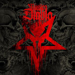 Musica Diablon albumin "Musica Diallo" etukannessa näkyy tummanharmaa taustakuvio, jonka päällä verenpunaisella värillä viisikantaa muistuttava symboli ja sen yläpuolella goottilaisin kirjaimin Musica Diablon nimi.