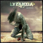 Maalaus tai valokuva Lyzanxian albumist "Locust". Kuvasas näkyy harmaanvärinen ja hoikka ihmishahmo polvillaan. Hahmon pää heijuu niin, että se on kuvassa epätarkka. Kuvan taustalla pilvistä taivasta ja Luzanxian logo paksuin, vaalein kirjaimin,