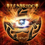 Edenbridgen "Solitaire"-albumin etukannessa näkyy hohtava ihmisen silmä, jonka ympärillä joitakin tribaalikuvioita ja yhtyeen logo yläosassa kultaisin kirjaimin. Kuvan alaosassa kellertävällä värillä lukee "Solitaire" ilman lainausmerkkejä.