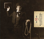 Vanhanaikainen valokuva silinterihattuisesta ja pukuun sonnustautuneesta miehestä, joka pitelee toisessa kädessä mustaa kirjaa ja toisessa hirttoköyttä. "The Malefactor's Bloody Register" -albumin nimi oikeassa laidassa.