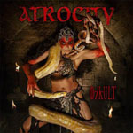 "Okkult"-albumin etukannessa käärmeenlumoojanainen, joka pitää kourissaan keltaista jättikäärmettä. Kuvan yläosassa Atrocity-logo punaisella värillä.