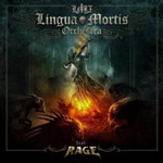 "LMO"-albumin yläosassa lukee koristeellisella goottifontilla Lingua Mortis Orchestra. Alaosassa on Rage-logo.