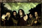 Elvenking-bändin promokuva. Kuvassa viisi miestä, joista jokaisella pitkät hiukset.