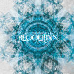 Albumin 'This Machine Runs On Empty' kansikuva, jossa Bloodline-yhtyeen nimi lukee keskitettynä valkoisella kaleidoskooppimaista sinisävyistä taustakuviota vasten.
